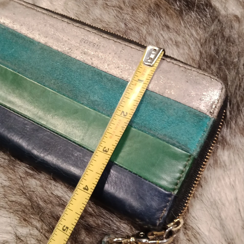 Fossil wallet